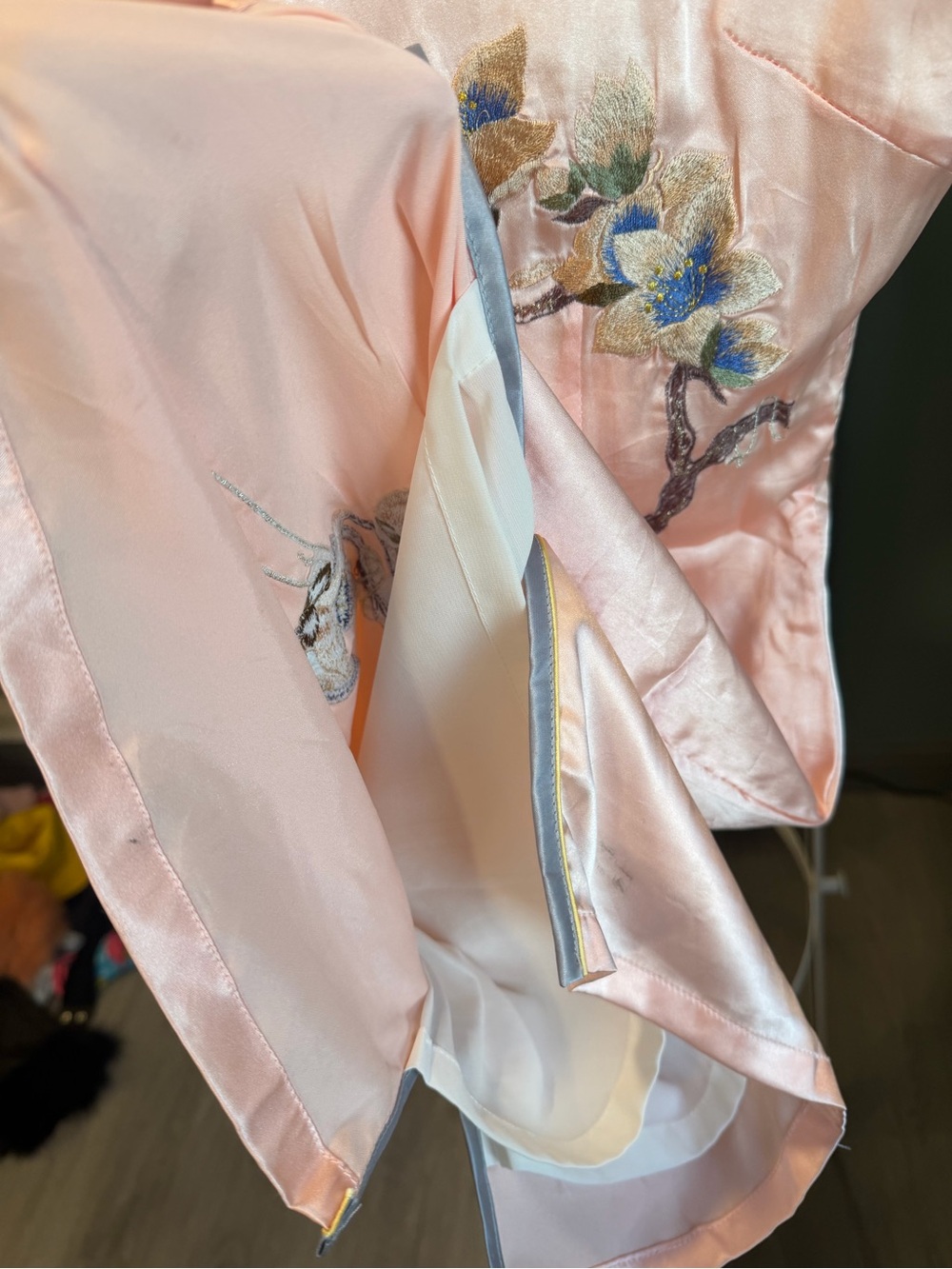 Vintage 70%silk Embroidered Pink Cheongsam / Qipao Dress  XS - Picture 6 of 7